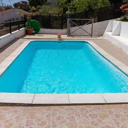 GEA. Casa con piscina privada