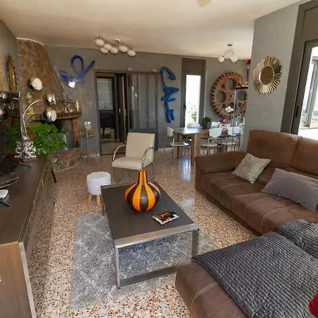 GEA. Casa con piscina privada